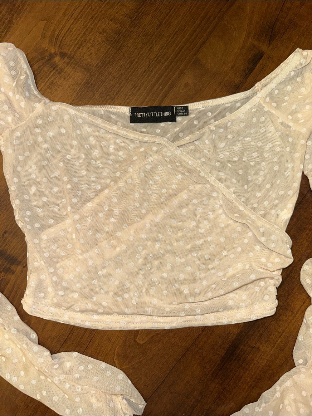 PrettyLittleThing Cream Polka Dot Sheer Ruched Long Sleeve Crop Top - Picture 5 of 6